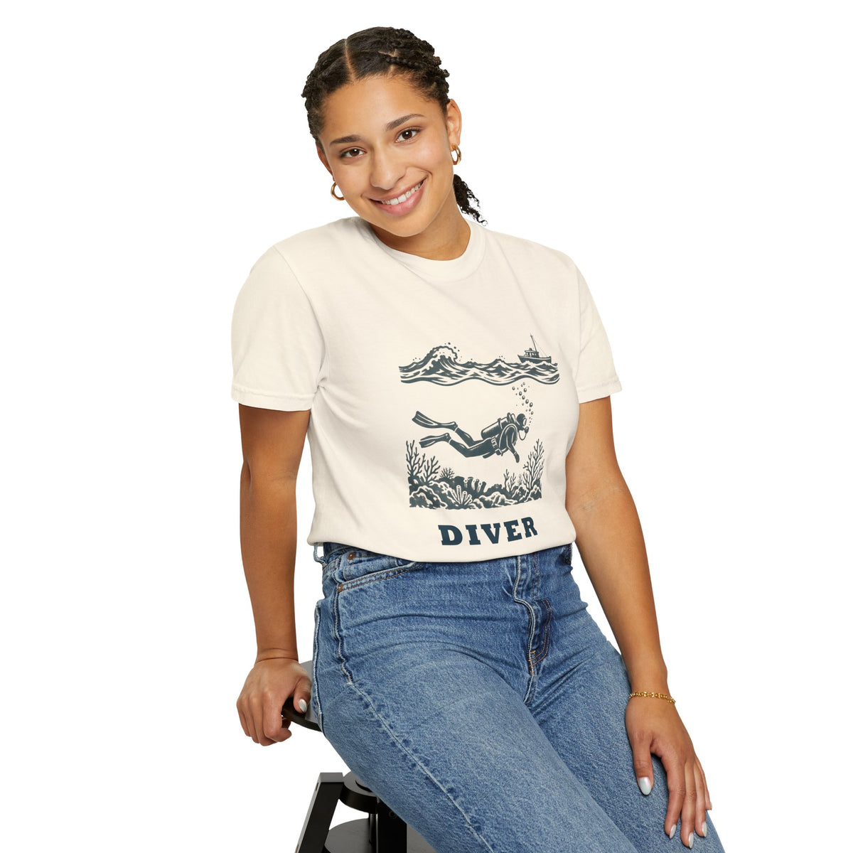 Diver Linocut tee, digital mockup 3